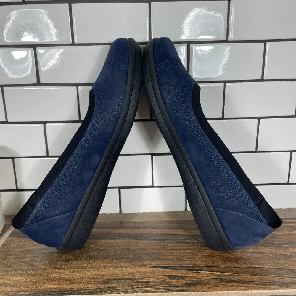 Clarks Ayla Low Shoes Womens Size 9 Navy Cloudsteppers Casual Comfort Slip On